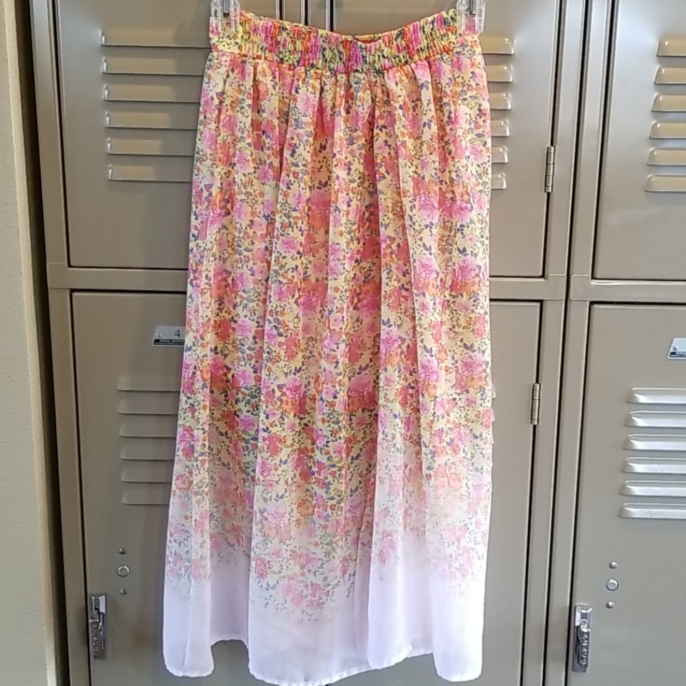 Girls D-Signed Sz Lg